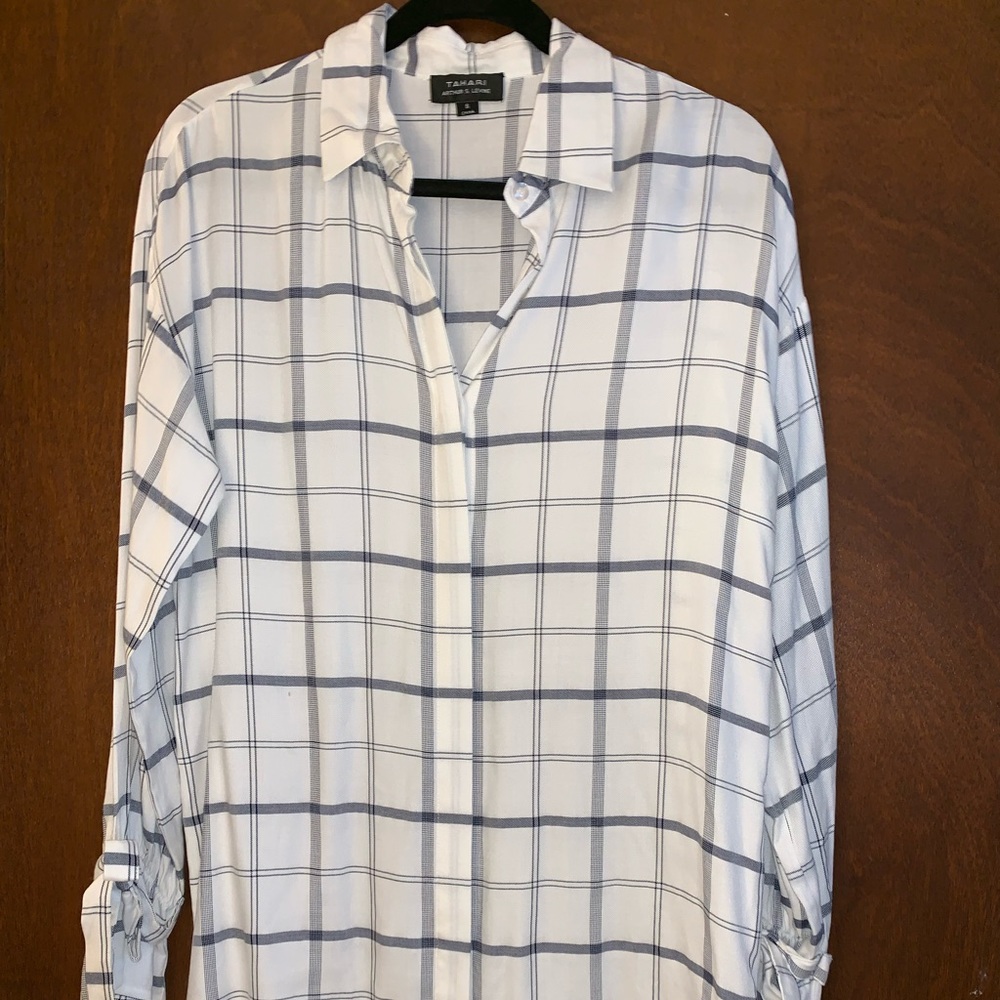 Long plaid top with sleeve detail